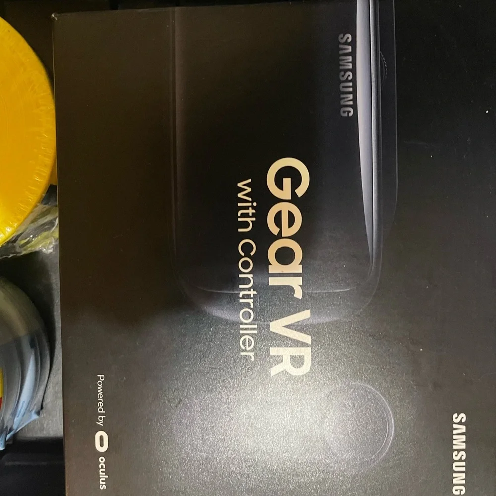 VR GOGGLES WITH CONTROLLER